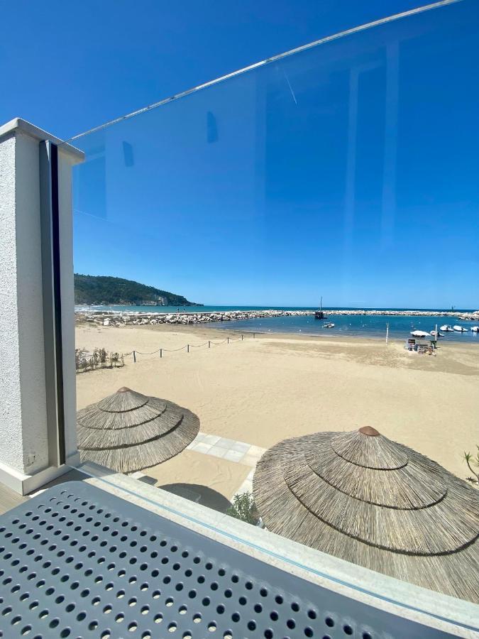Marina Bay Suites Пешичи Екстериор снимка